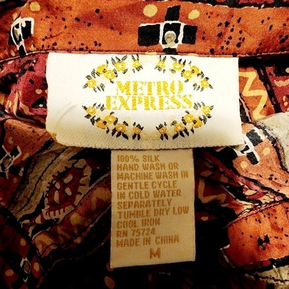 NWT Metro Express 100% Silk Brown Tribal Design Button Up Shirt Women's M Fall - Picture 10 of 10